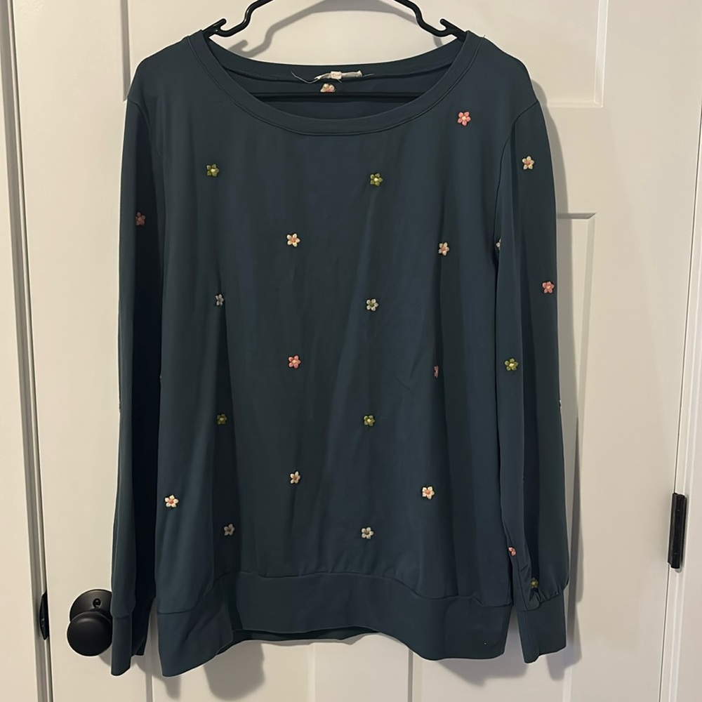 Floral crew neck